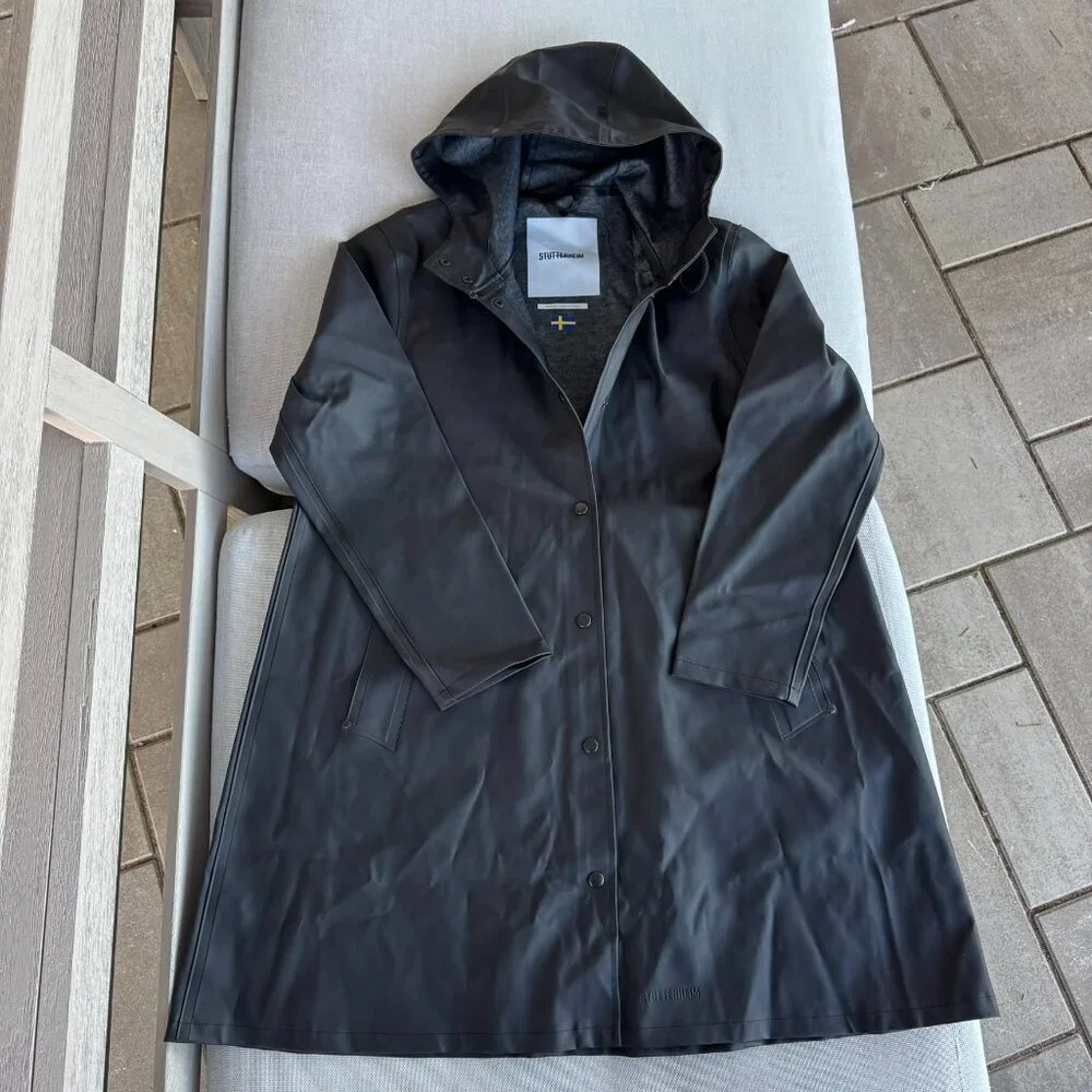 New Stutterheim Mosebacke Raincoat Black Hooded Women's Large